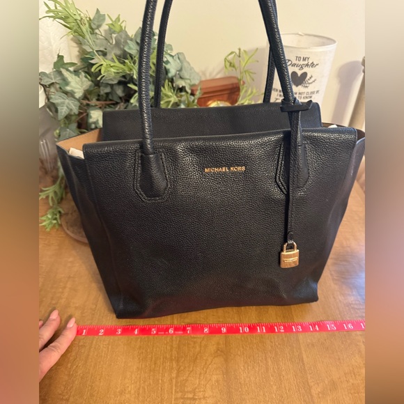 Michael Kors Tote / Laptop Bag - Picture 16 of 16